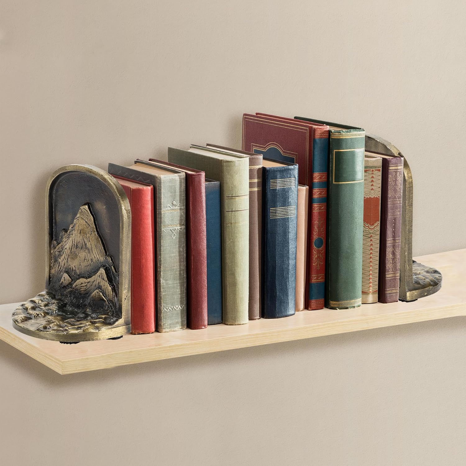 CRAFTSMAN ROAD Cast Iron Mountain Bookends Set, Antique Brass Book Ends, 2 Decorative Book Holders for Shelves or Bookcase, Stylish Brass, Non-Skid Anti-Slip Heavy Duty, Home Décor Gift
