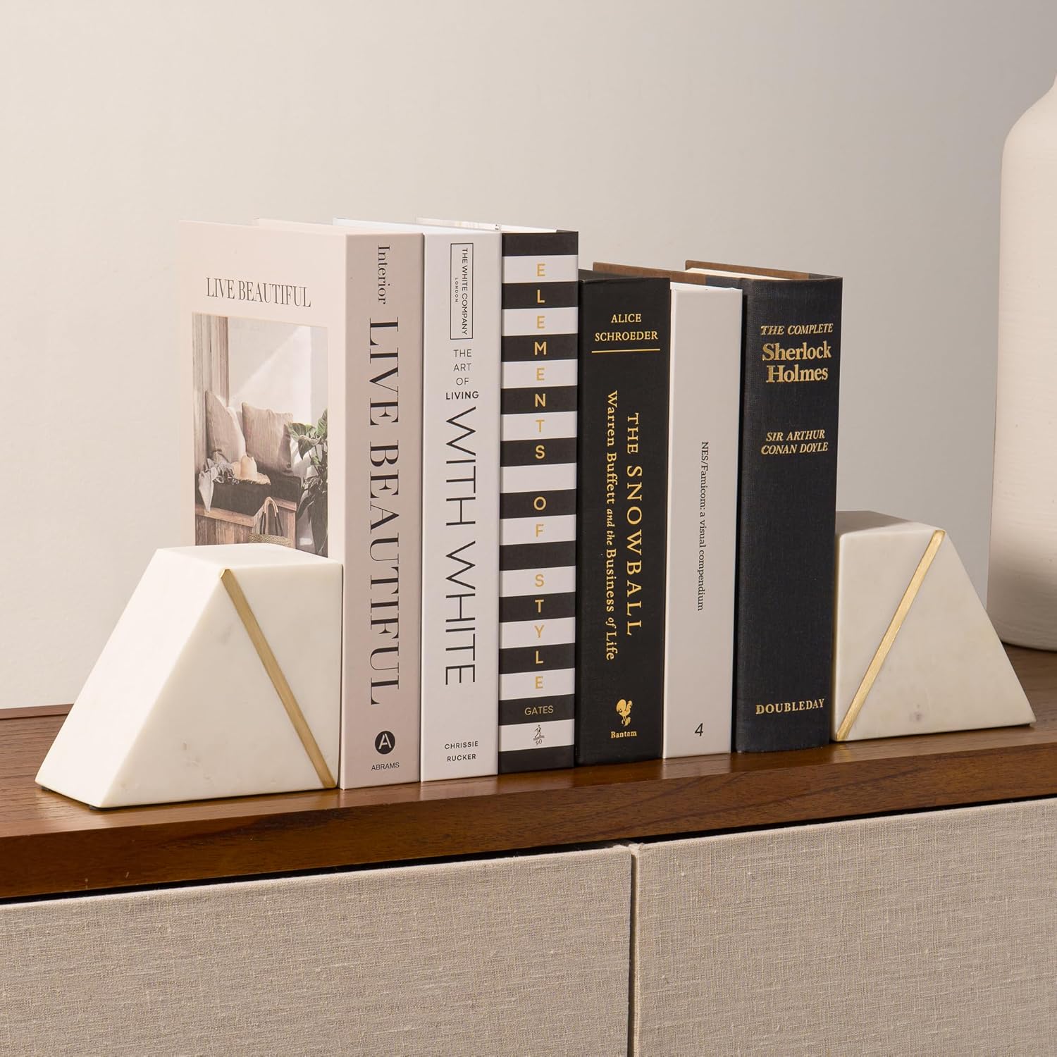 Cork & Mill Marble Book Ends for Shelves, Decorative Bookends for Heavy Books, Unique Mid Century Modern White and Gold Bookends with Brass Inlay, Heavy Duty Bookshelf Stopper, Set of 2